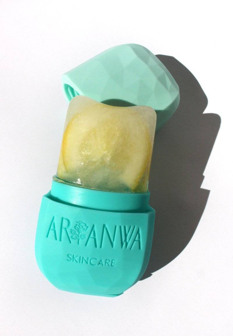 ARI ANWA Skincare ARI ANWA Skincare FACIAL ICE CUBE - MASSAGE ROLLER TOOL - Skincare tool - fresh blue Online