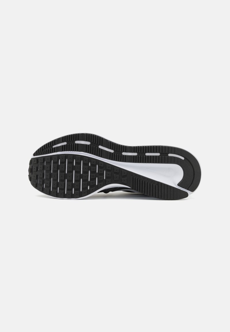 Nike Performance Nike Performance RUN SWIFT 3 - Stability running shoes Cyber Monday