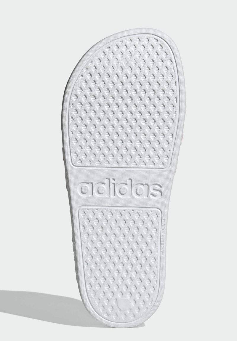 adidas Performance adidas Performance ADILETTE AQUA - Pool slides - white Sonderangebote