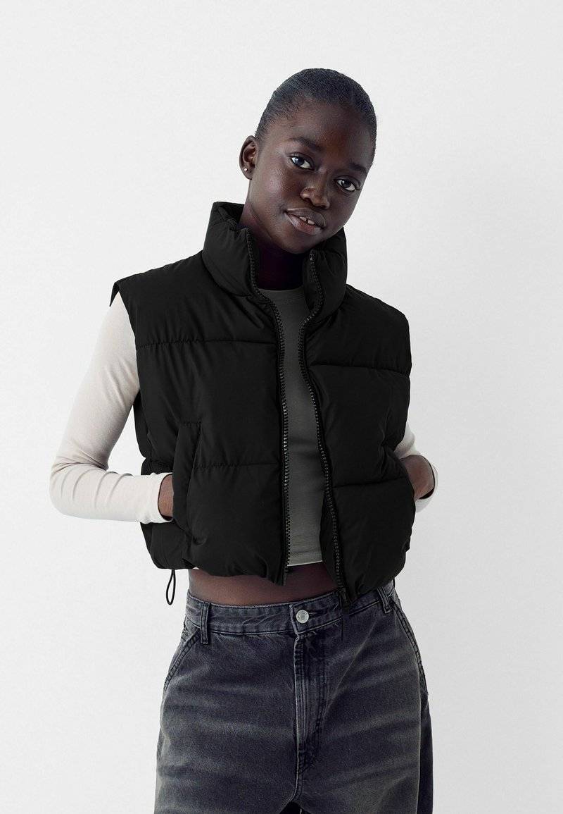 Bershka Bershka CROPPED PUFFER - Waistcoat - black denim Sonderangebot