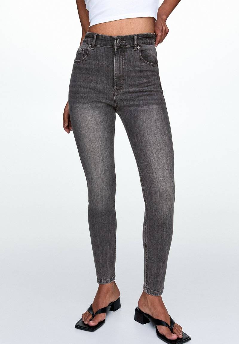 PULL&BEAR PULL&BEAR HIGH WAIST - Jeans Skinny Fit - grey denim Rabatt