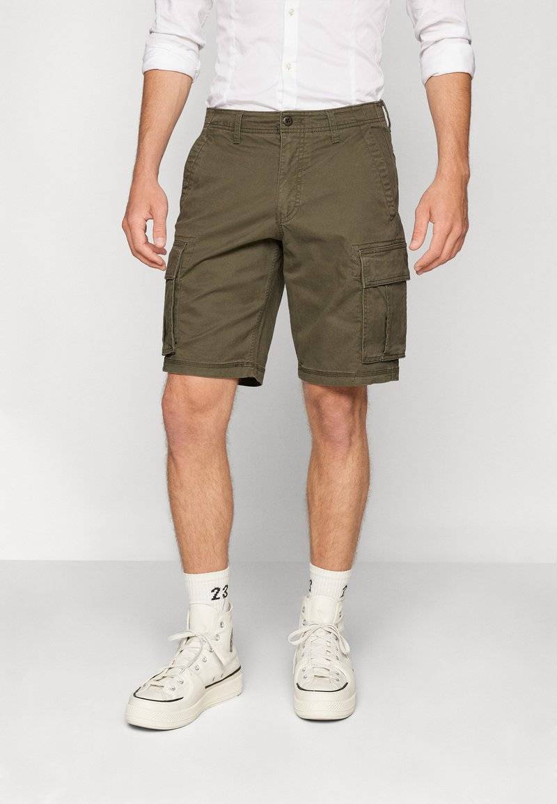 GAP GAP CARGO - Shorts - black moss Versandkostenfrei