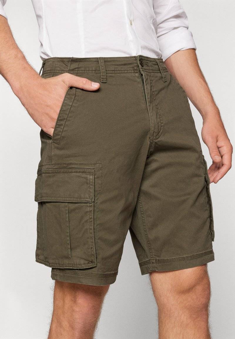 GAP GAP CARGO - Shorts - black moss Versandkostenfrei