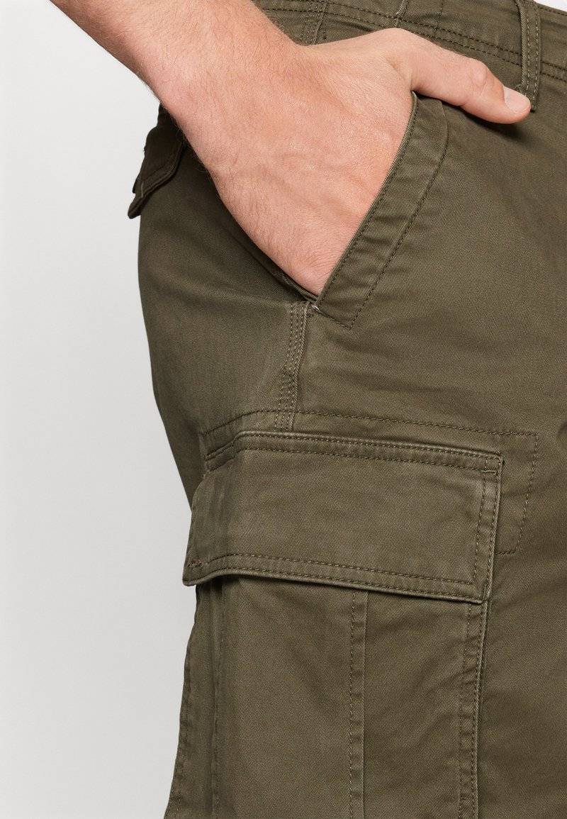 GAP GAP CARGO - Shorts - black moss Versandkostenfrei