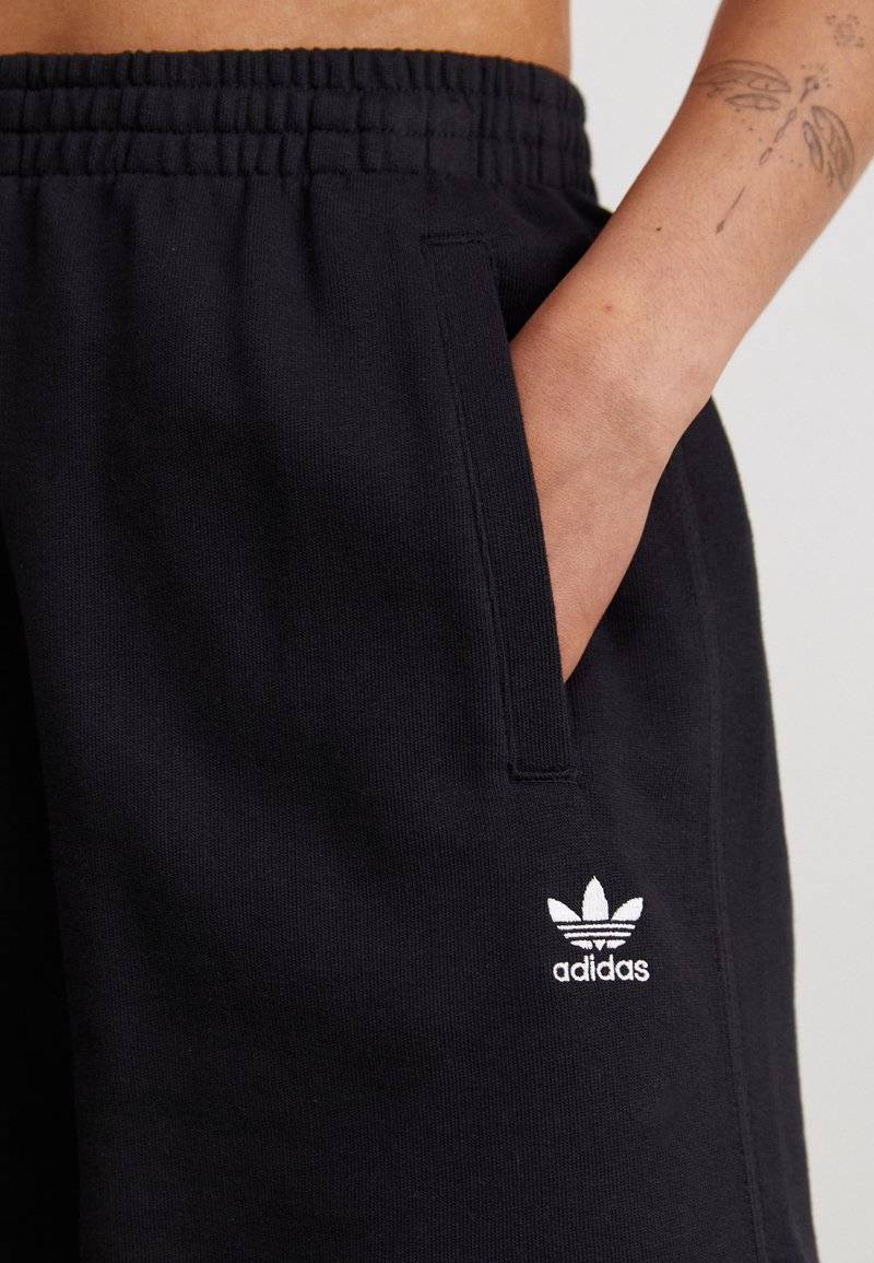 adidas Originals adidas Originals ESSENTIALS - Shorts - black Begrenztes Angebot