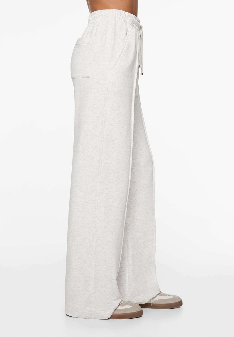 OYSHO OYSHO SOFT TOUCH RELAXED STRAIGHT-LEG - Tracksuit bottoms - mottled light grey Bestseller