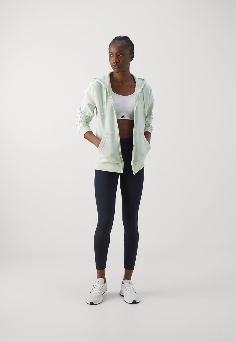 adidas Sportswear adidas Sportswear ESSENTIALS 3 STRIPES FULL ZIP HOODIE - Zip-up sweatshirt - linen green Große Rabatte