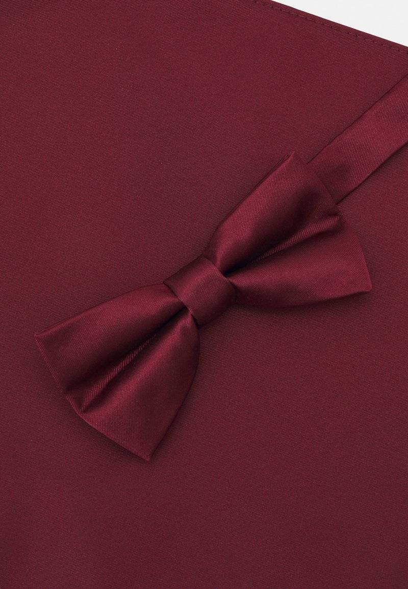 Pier One Pier One SET - Pocket square - bordeaux Auslauf