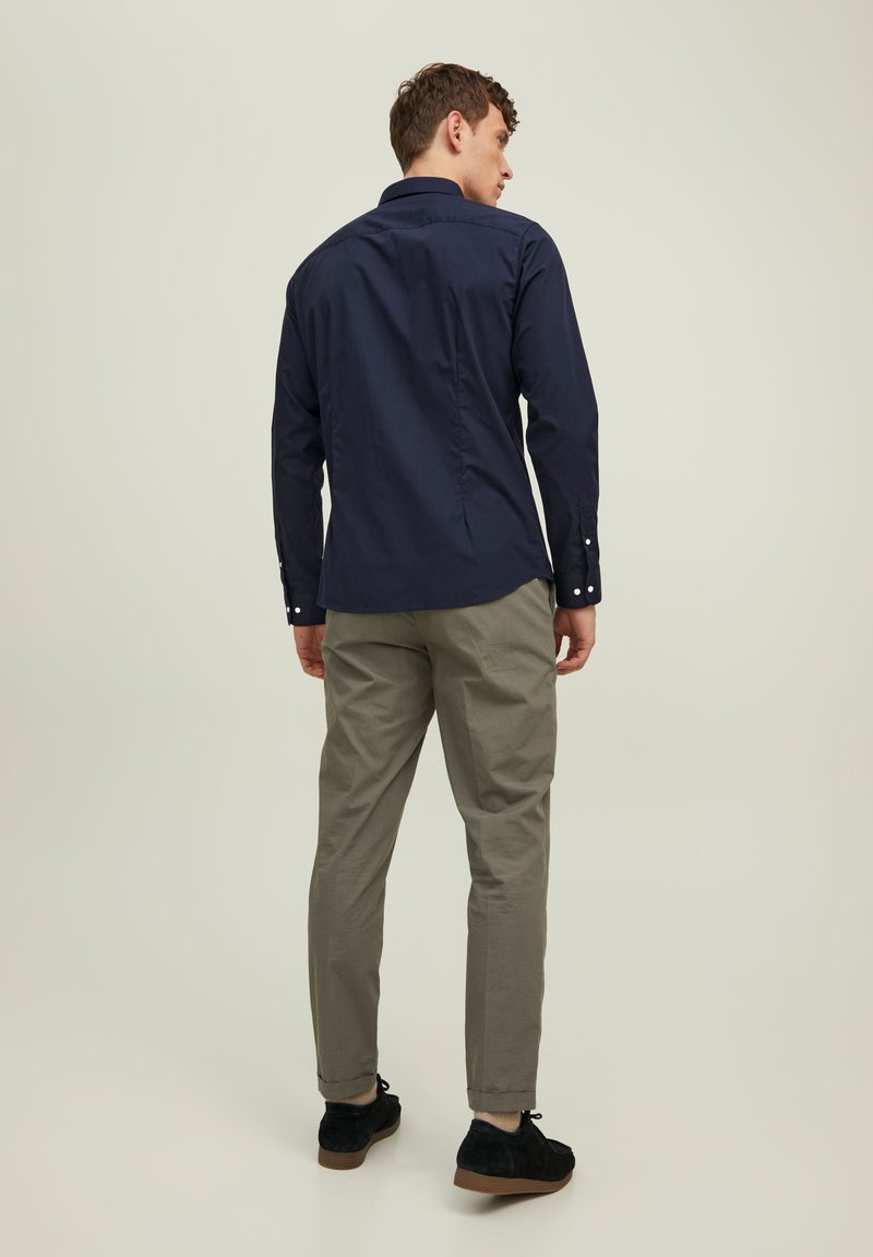 Jack & Jones Jack & Jones JJJOE SHIRT PLAIN - Formal shirt - navy blazer Angebote