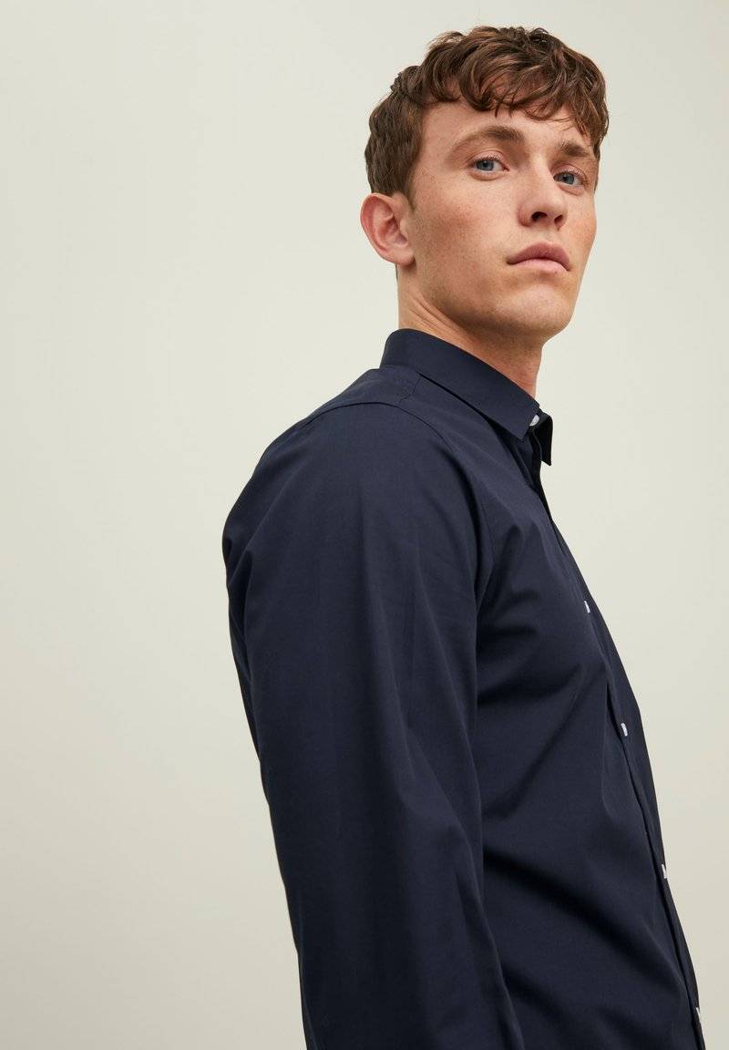 Jack & Jones Jack & Jones JJJOE SHIRT PLAIN - Formal shirt - navy blazer Angebote