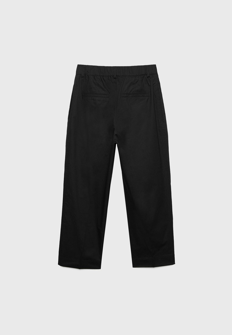 Stradivarius Stradivarius CARROT WITH DARTS DETAIL - Trousers - black Fabrikpreis