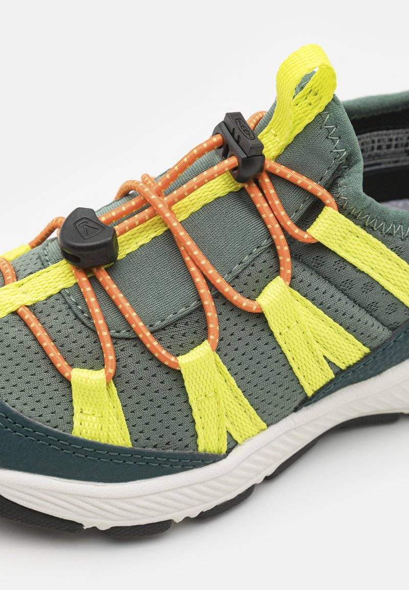 Keen Keen MOTOZOA UNISEX - Hiking shoes - green Lagerräumung