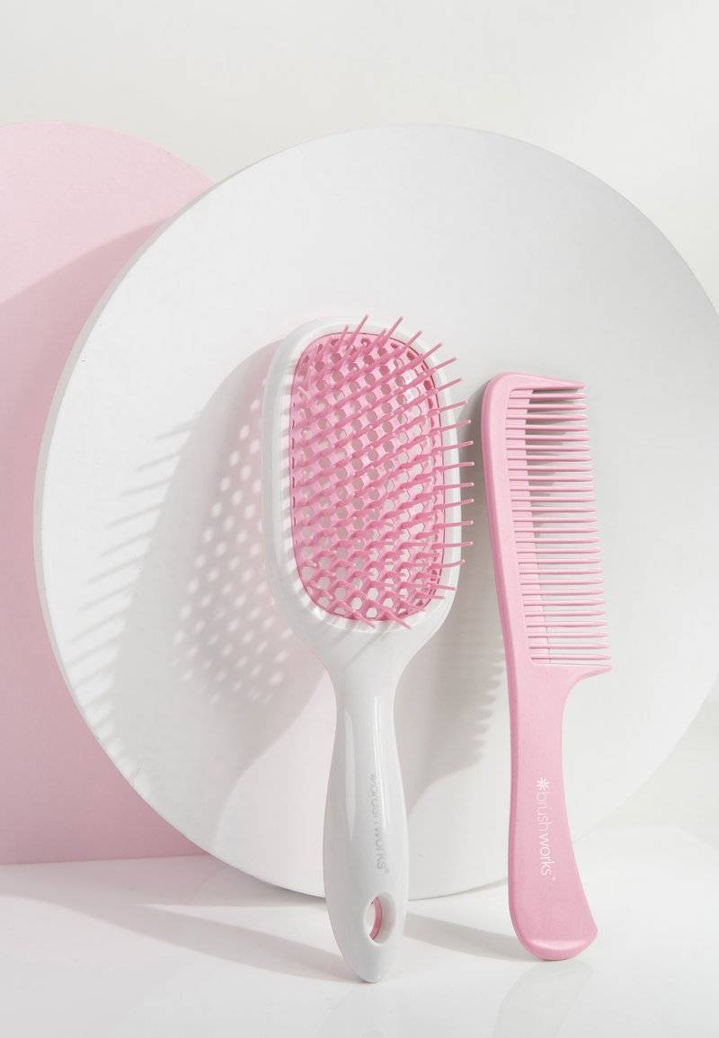 Brushworks Brushworks BRUSHWORKS BLOWDRY BRUSH AND COMB - Hair set - pink & white Bis zu 50% Rabatt