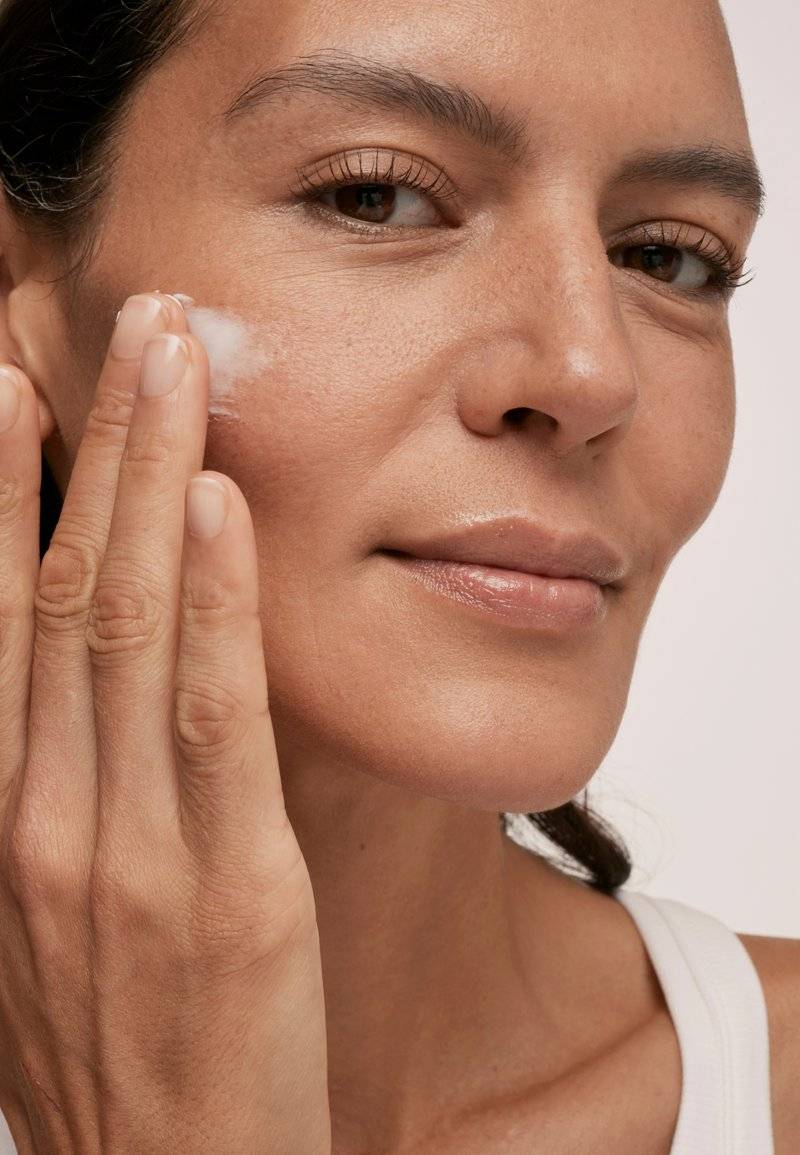 The INKEY List The INKEY List BIO-ACTIVE CERAMIDE REPAIRING AND PLUMPING MOISTURIZER - Moisturiser Nur für heute