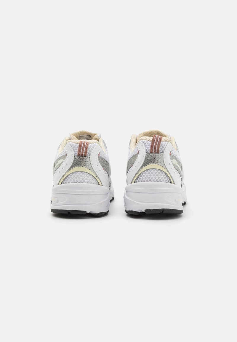 New Balance New Balance 530 UNISEX - Trainers - white Clearance-Verkauf