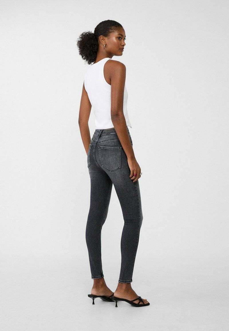 Stradivarius Stradivarius Jeans Skinny Fit - black denim Saisonschlussverkauf