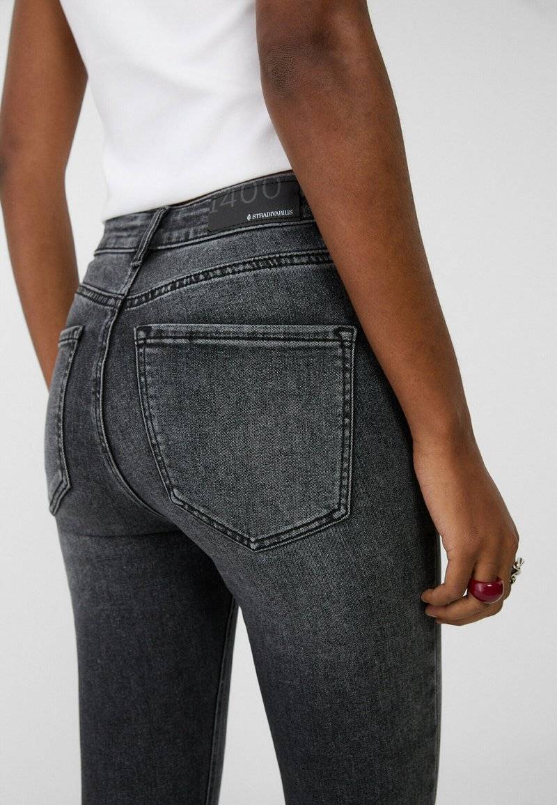 Stradivarius Stradivarius Jeans Skinny Fit - black denim Saisonschlussverkauf