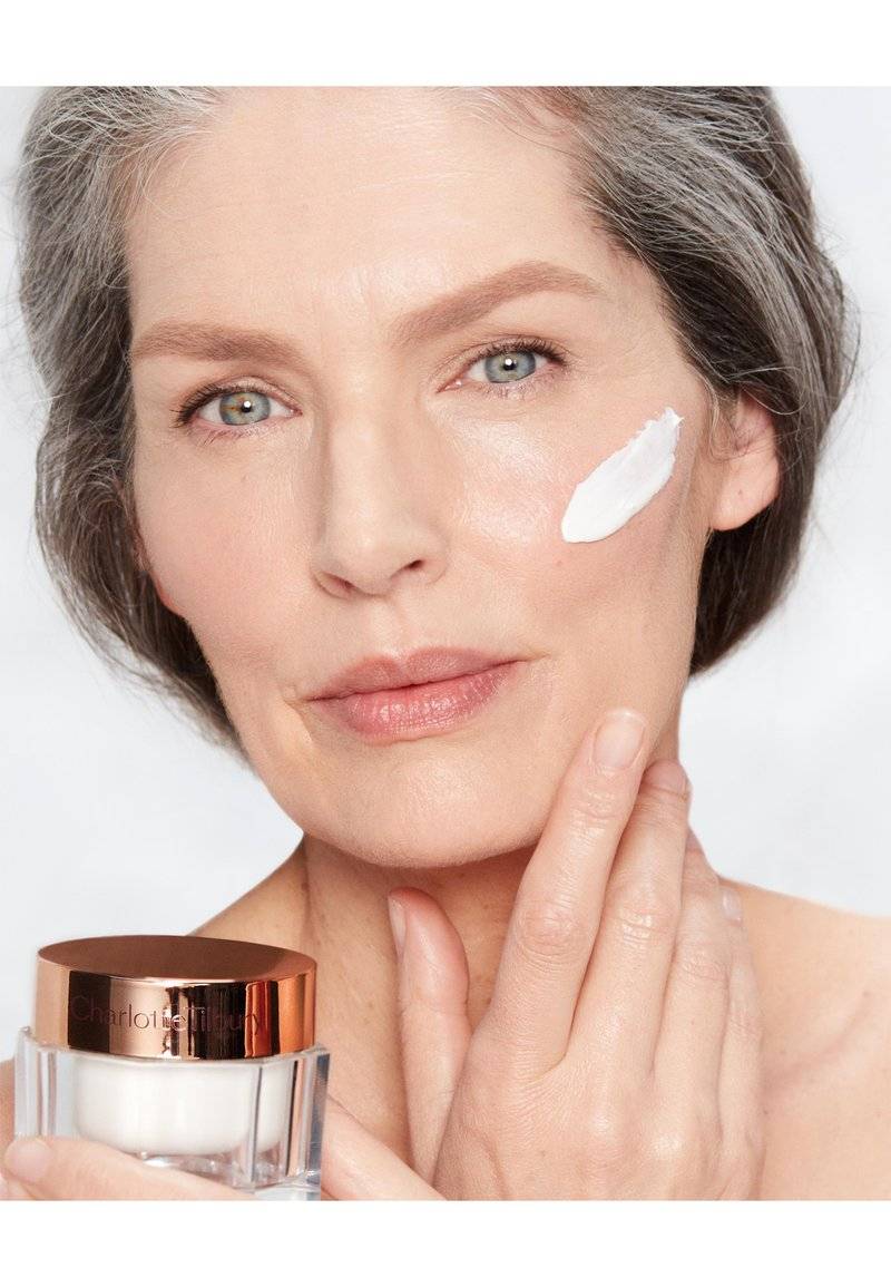 Charlotte Tilbury Charlotte Tilbury CHARLOTTE'S MAGIC CREAM SPF - REFILLABLE - Face cream Fabrik Onlineshop