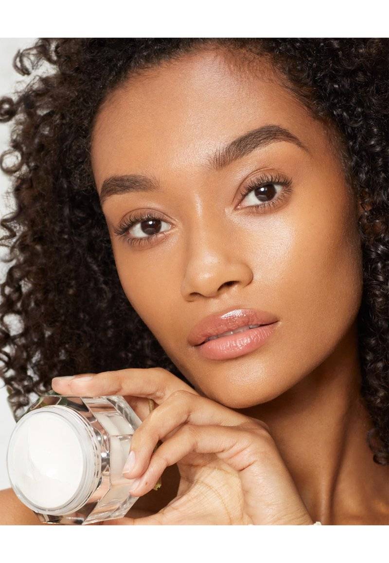 Charlotte Tilbury Charlotte Tilbury CHARLOTTE'S MAGIC CREAM SPF - REFILLABLE - Face cream Fabrik Onlineshop