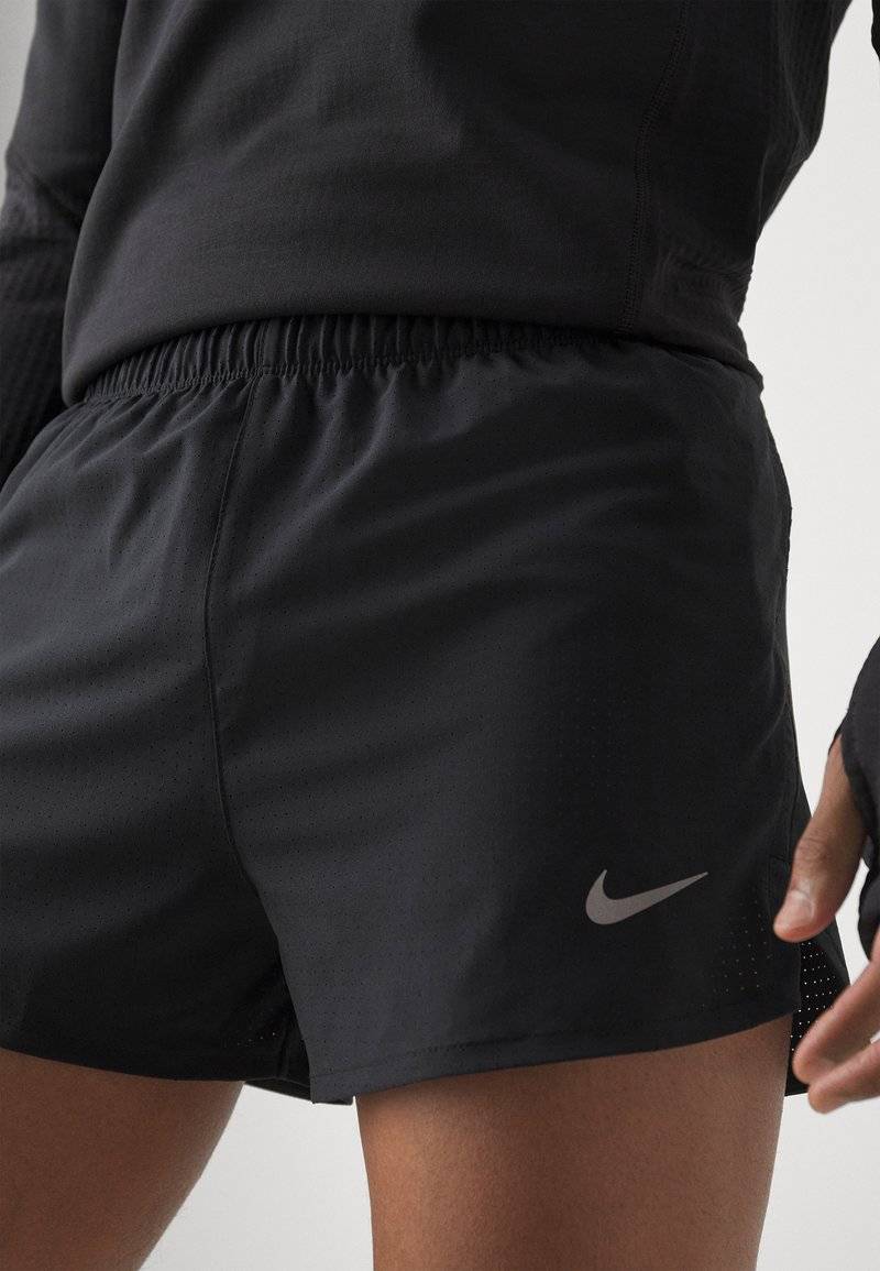 Nike Performance Nike Performance FAST SHORT - Sports shorts VIP-Rabatte
