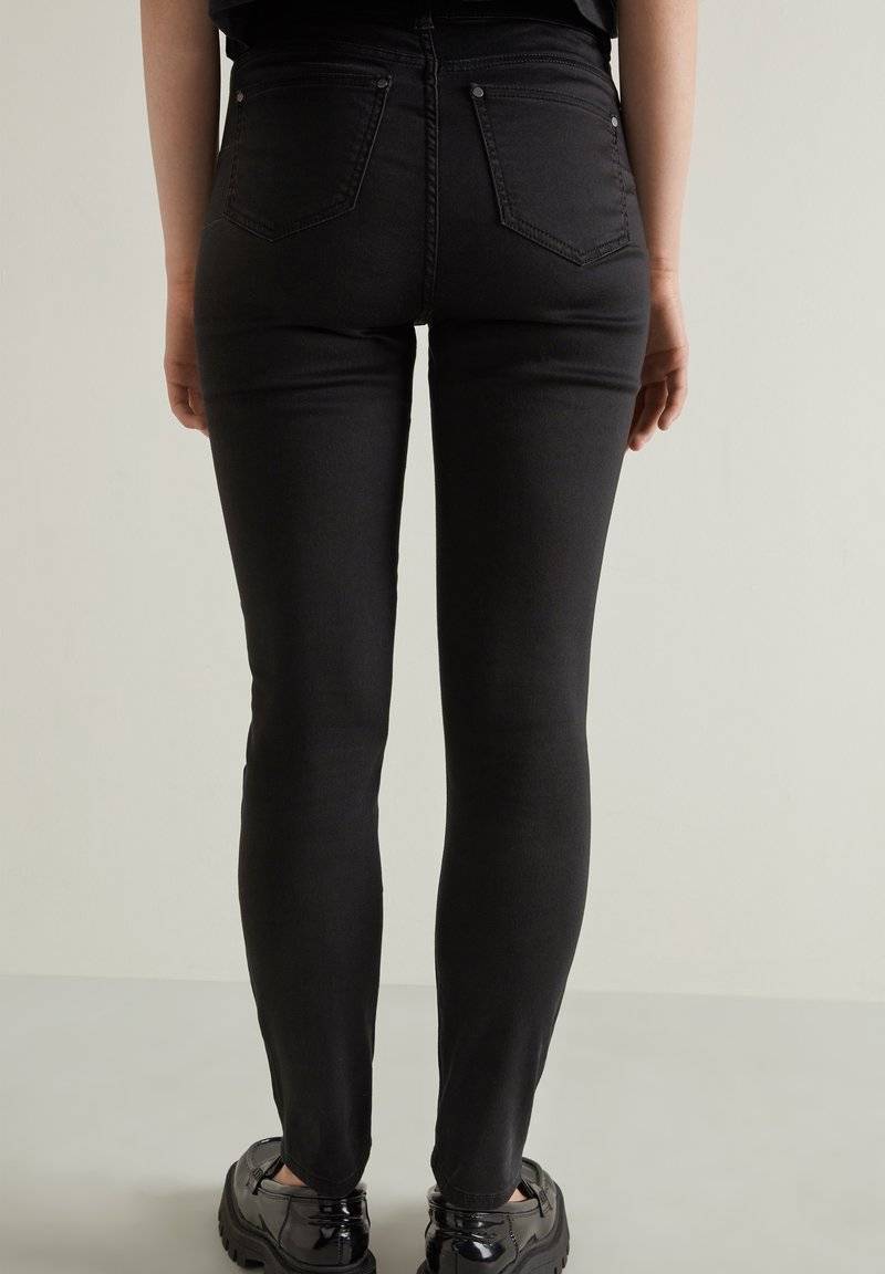 Tezenis Tezenis PUSH-UP - Slim fit jeans - nero 50% Rabatt für begrenzte Zeit