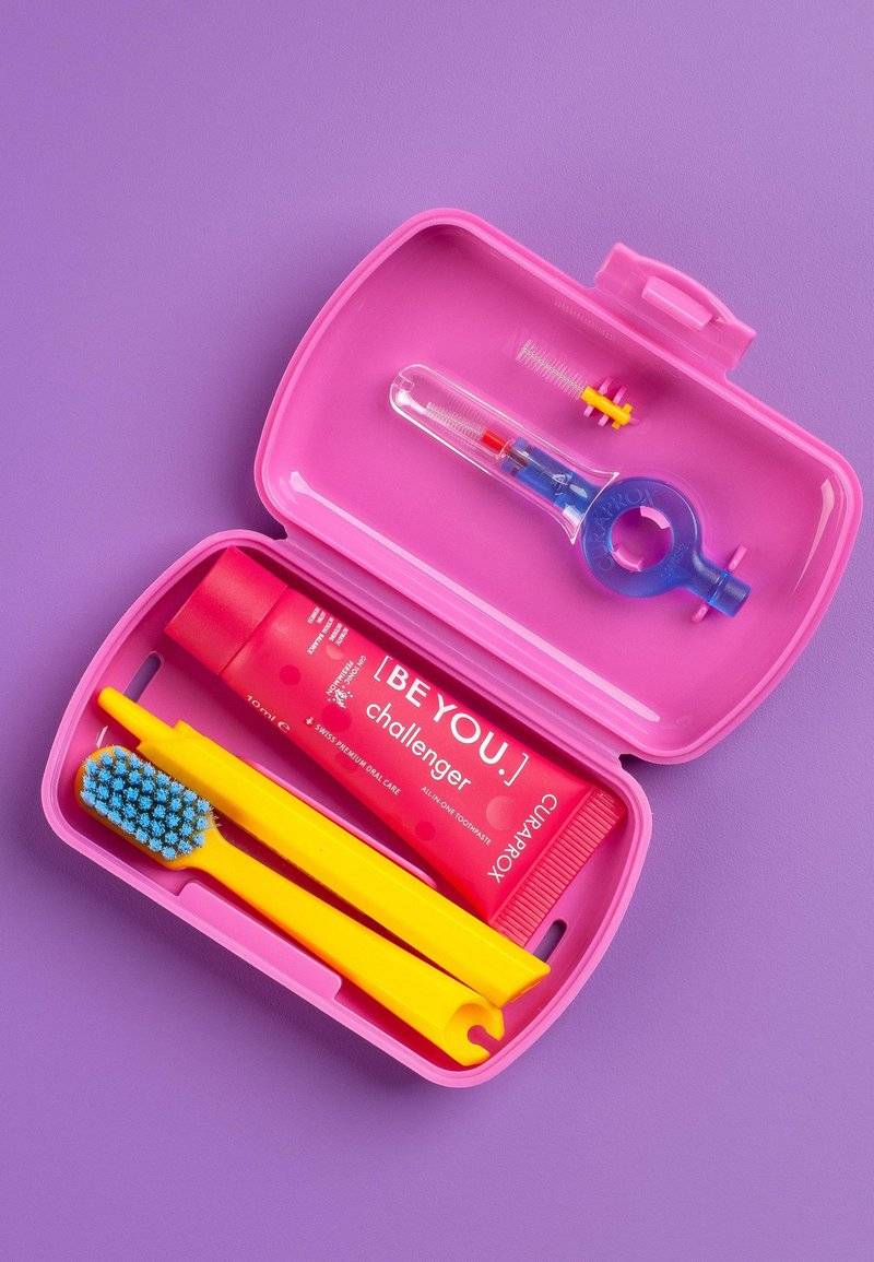 Curaprox Curaprox TRAVEL SET - Bath and body set - pink Top Angebot