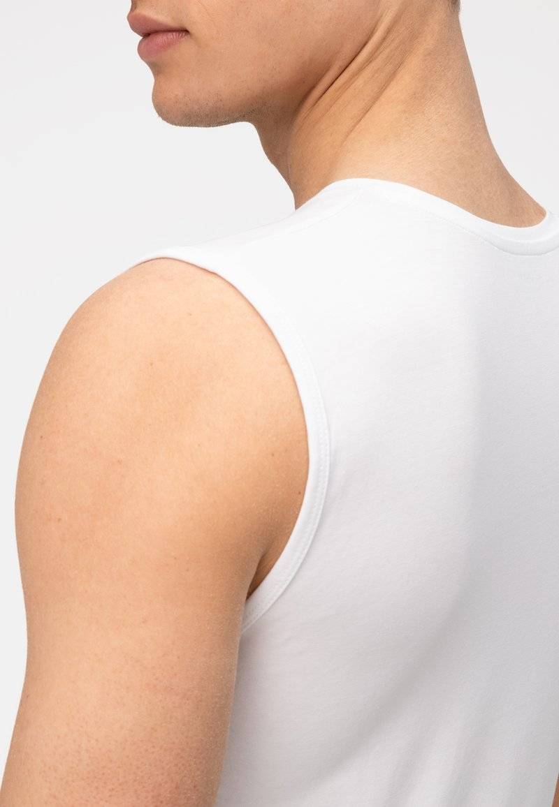 OLYMP OLYMP BODY FIT - Undershirt - white 2025
