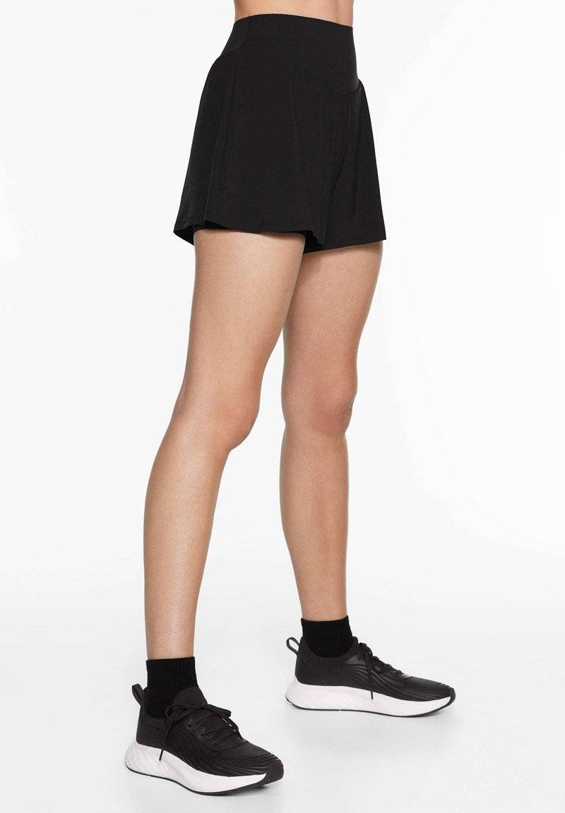 OYSHO OYSHO COMPRESSIVE - Sports shorts - black Meist gekauft